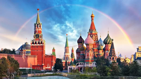 Red-Square-Moscow-Kremlin-Saint-Basils-Cathedral-Moscow-Russia-Top-10-Luxury-Travel-Destinations-Around-the-World تور لحظه اخری ارزان طوفان پرشین