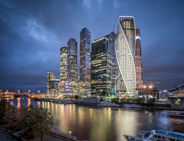 moscow-skyline-at-night-577526251-596296345f9b583f180d6ed9 تور لحظه اخری ارزان طوفان پرشین